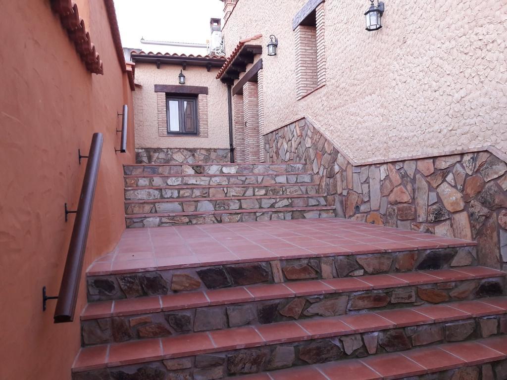 Los Montes Guest House Casas de Miravete Exterior foto